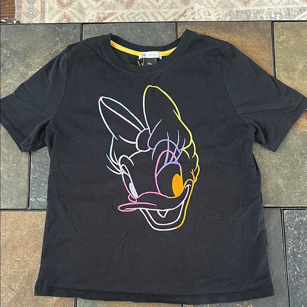 Zara Women’s Size Small Tee Disney Embroidered Daisy Duck